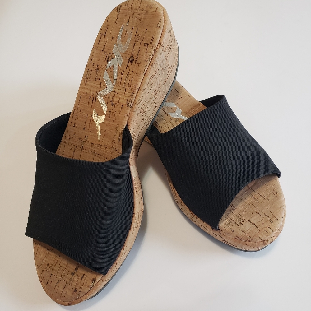 DKNY women's black canvas cork platform sandals size 6